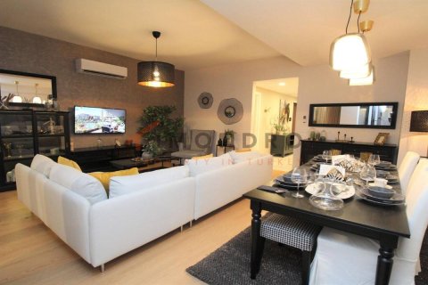 3+1 Apartment en Umraniye, Turkey No. 17986 15