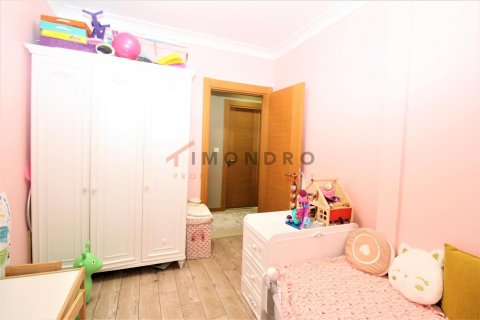 3+1 Apartment in Umraniye, Turkey No. 17933 11