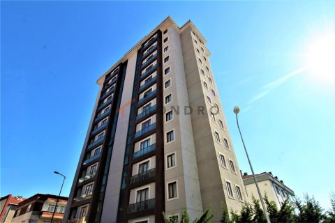 3+1 Apartment en Umraniye, Turkey No. 17933 1