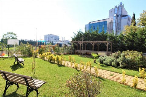 3+1 Apartment en Umraniye, Turkey No. 17933 3