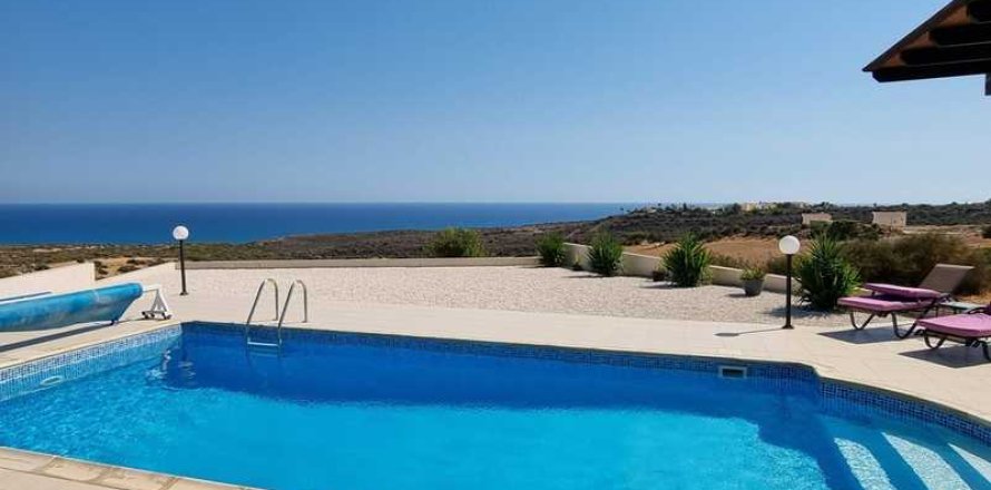 3 bedrooms House in Pissouri, Cyprus No. 29210