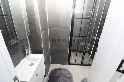 3+1 Apartment in Bueyuekcekmece, Turkey No. 17277 6