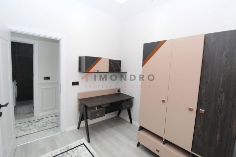 3+1 Apartment in Bueyuekcekmece, Turkey No. 17277 22