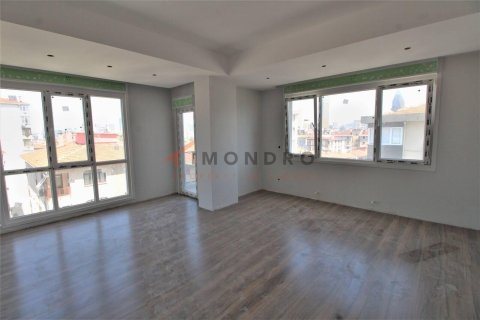 2+1 Apartment in Kadikoy, Turkey No. 17233 7