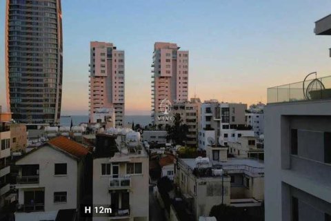 3 bedrooms Penthouse in Limassol, Cyprus No. 78114 9