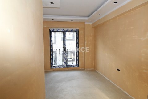 3+1 Apartment in Istanbul, Turkey No. 20920 4