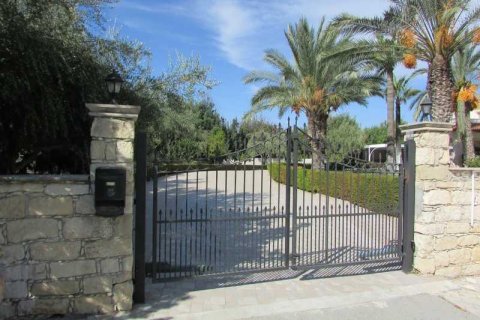 5 bedrooms Villa in Pyrgos, Cyprus No. 66346 1