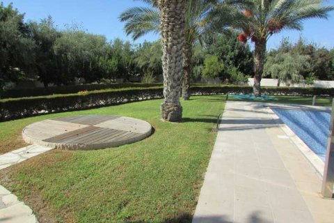 5 bedrooms Villa in Pyrgos, Cyprus No. 66346 2