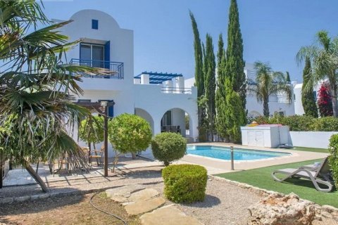 3 bedrooms Villa in Paphos, Cyprus No. 73255 1