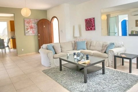 3 bedrooms Villa in Paphos, Cyprus No. 73255 10