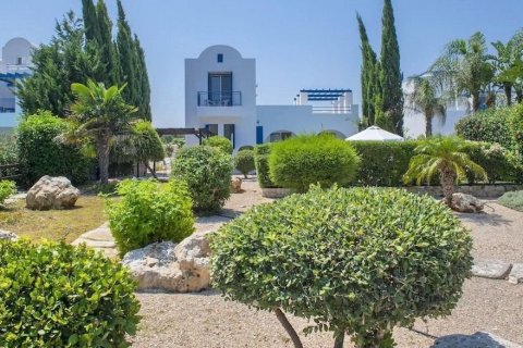 3 bedrooms Villa in Paphos, Cyprus No. 73255 2