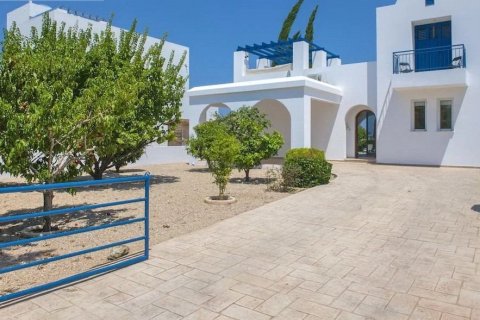 3 bedrooms Villa in Paphos, Cyprus No. 73255 3