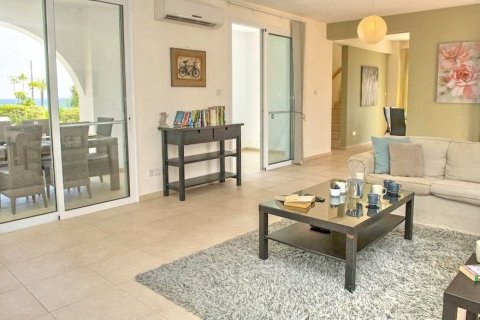 3 bedrooms Villa in Paphos, Cyprus No. 73255 12