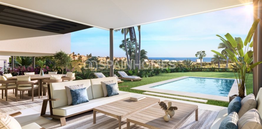 5 bedrooms Villa in Marbella, Spain No. 73253