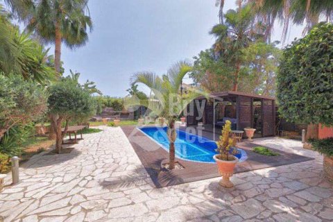 5 bedrooms Villa in Agios Tychonas, Cyprus No. 66561 1