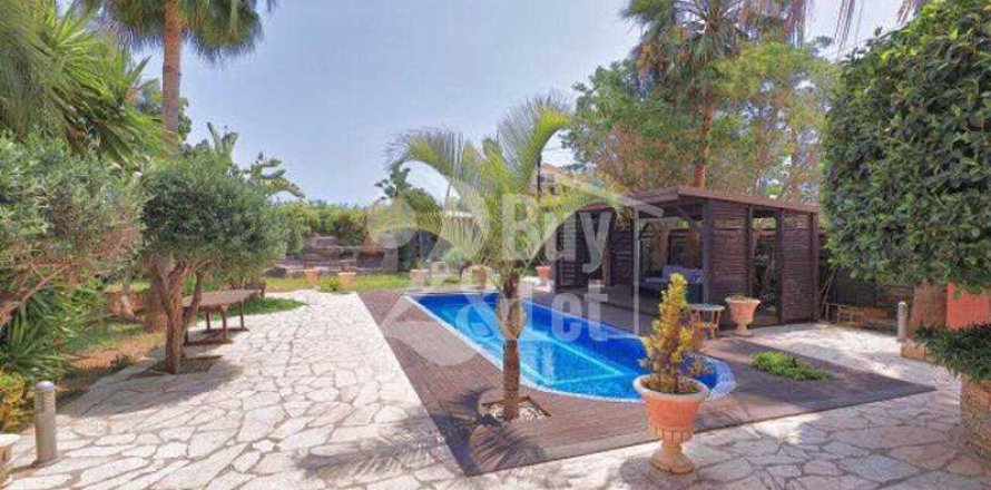 5 bedrooms Villa in Agios Tychonas, Cyprus No. 66561