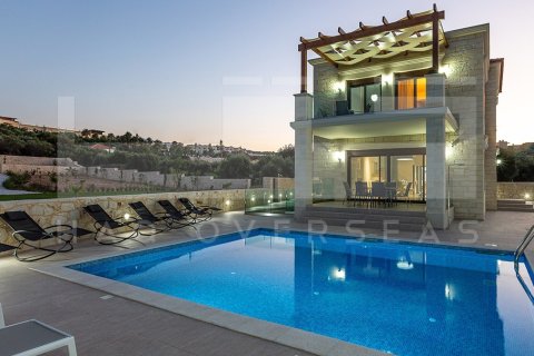 5 bedrooms Villa in Chania, Greece No. 24365 1