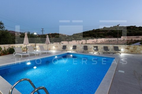 5 bedrooms Villa in Chania, Greece No. 24365 7