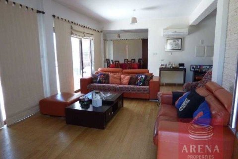 5 bedrooms Villa in Aradippou, Cyprus No. 30671 6