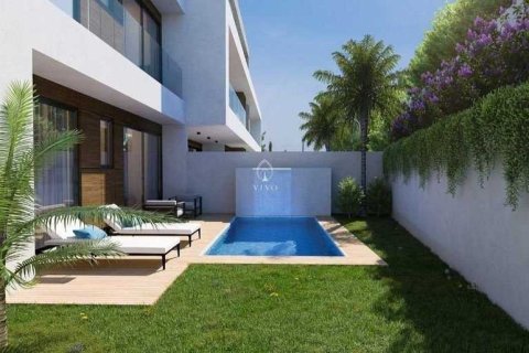 3 bedrooms Apartment in Limassol, Cyprus No. 77505 9