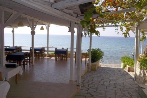 765m² Commercial property en Chalkidiki, Greece No. 47634 3