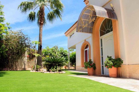 5 bedrooms Villa in Ciudad Quesada, Spain No. 27165 3