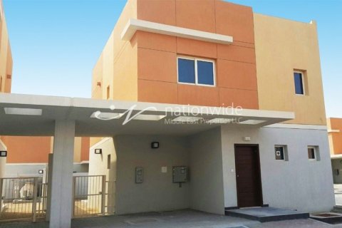 2 bedrooms Villa in Al Samha, UAE No. 4025 1