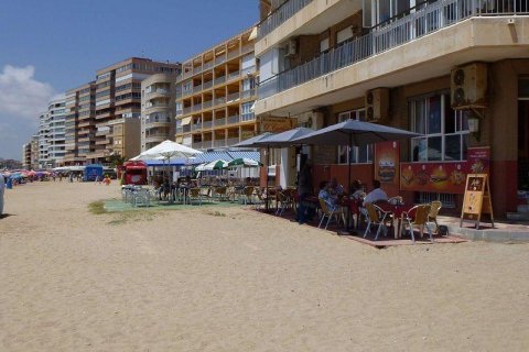 400m² Commercial property à Torrevieja, Spain No. 27683 17