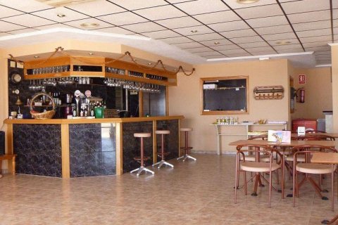 400m² Commercial property en Torrevieja, Spain No. 27683 6