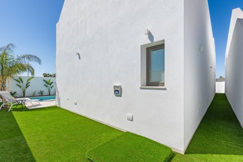 3 bedrooms Villa in Los Alcazares, Spain No. 27684 27