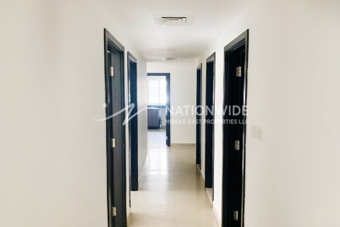 3 dormitorios Apartment en Al Reef, UAE No. 3755 7