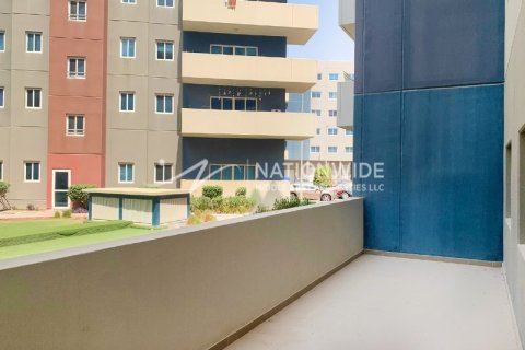 3 dormitorios Apartment en Al Reef, UAE No. 3755 2