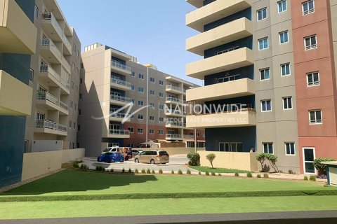 3 dormitorios Apartment en Al Reef, UAE No. 3755 1