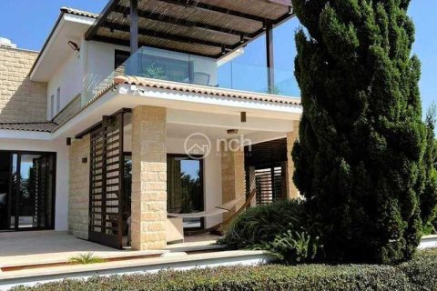 4 bedrooms Villa in Kouklia, Cyprus No. 44474 1