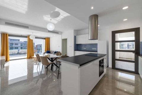 2 dormitorios Apartment en Limassol, Cyprus No. 74170 2