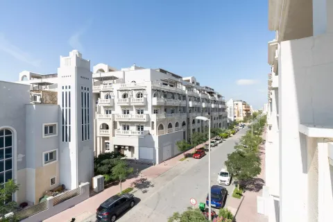 2 dormitorios Apartment en Dubai, UAE No. 8025 9