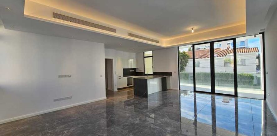 2 dormitorios Apartment en Limassol, Cyprus No. 74895