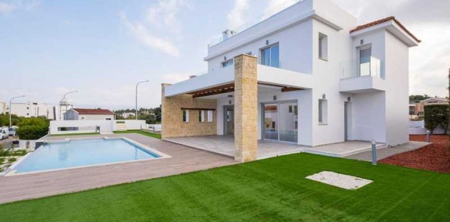 3 bedrooms House in Polis, Cyprus No. 31114