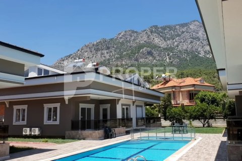 4 rooms Appartement à Kemer, Turkey No. 13342 2