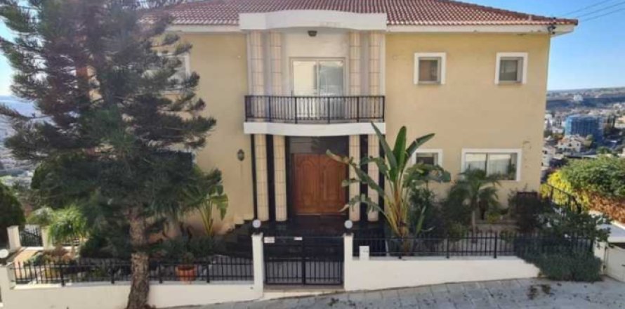 7 bedrooms Villa in Limassol, Cyprus No. 69254