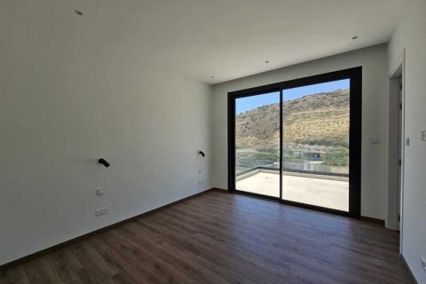 3 bedrooms Villa in Germasogeia, Cyprus No. 69256 4