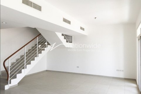 2 bedrooms Townhouse in Al Ghadeer, UAE No. 3294 8