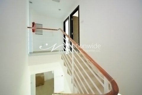 2 bedrooms Townhouse in Al Ghadeer, UAE No. 3290 5