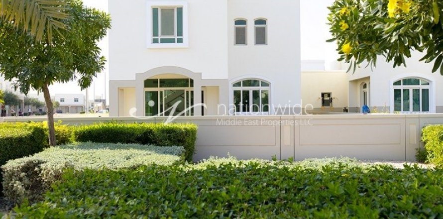 2 bedrooms Townhouse in Al Ghadeer, UAE No. 3290