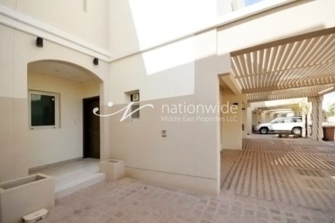 2 bedrooms Townhouse in Al Ghadeer, UAE No. 3290 9