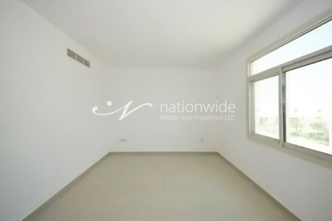 2 bedrooms Townhouse in Al Ghadeer, UAE No. 3290 7