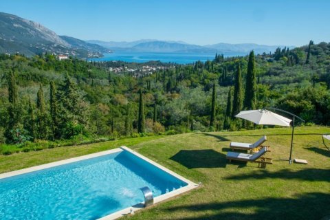 5 bedrooms Villa in Corfu, Greece No. 74772 3