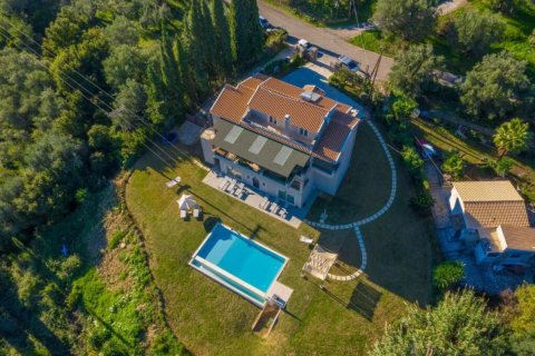 5 bedrooms Villa in Corfu, Greece No. 74772 4