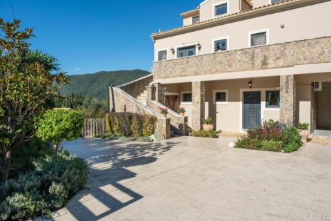 5 bedrooms Villa in Corfu, Greece No. 74772 6