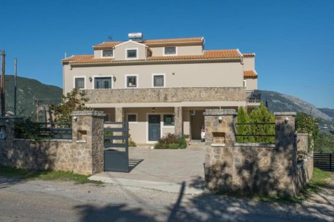 5 bedrooms Villa in Corfu, Greece No. 74772 5